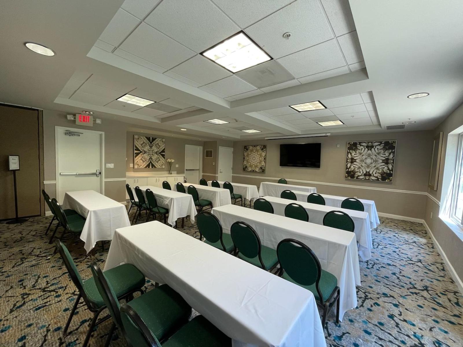 Hilton Garden Inn Calabasas Zewnętrze zdjęcie